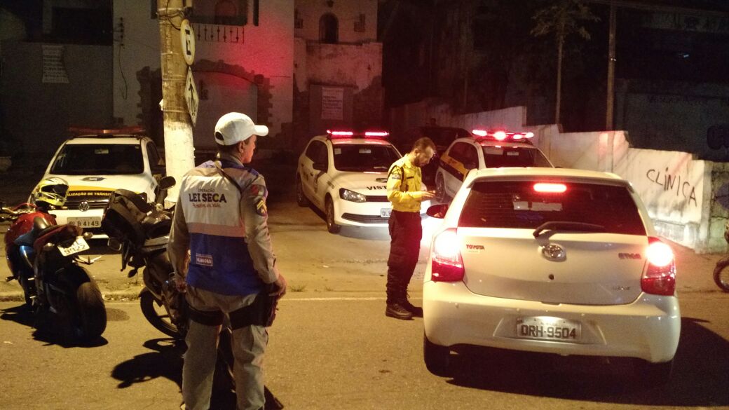 Condutor De Carro De Luxo Detido Durante Lei Seca Em Macei