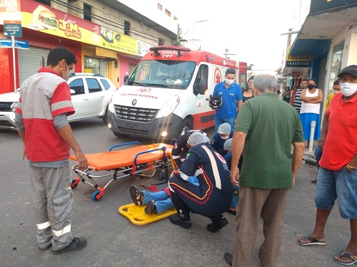 Motociclista é arremessada após ser atingida em cruzamento Alagoas 24