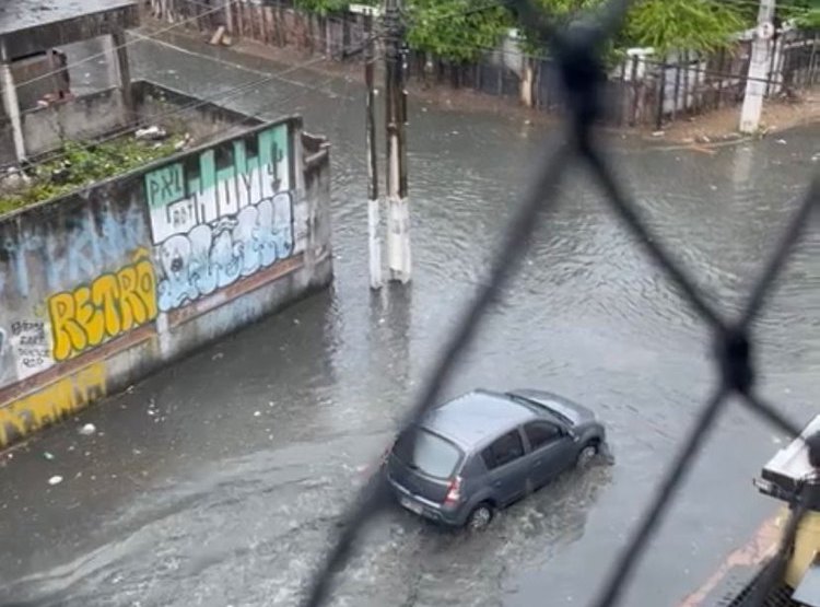 Chuvas Deixam Ruas De Macei Alagadas E Praias Repletas De Esgoto Veja