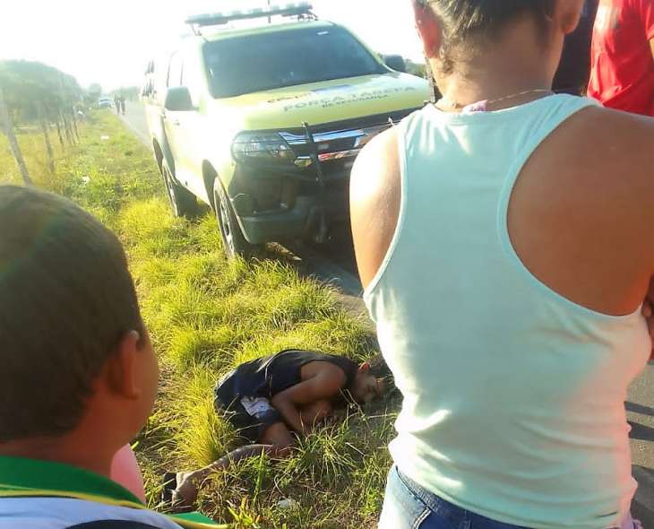 Populares Que Faziam Caminhada Encontram Corpo De Jovem S Margens De