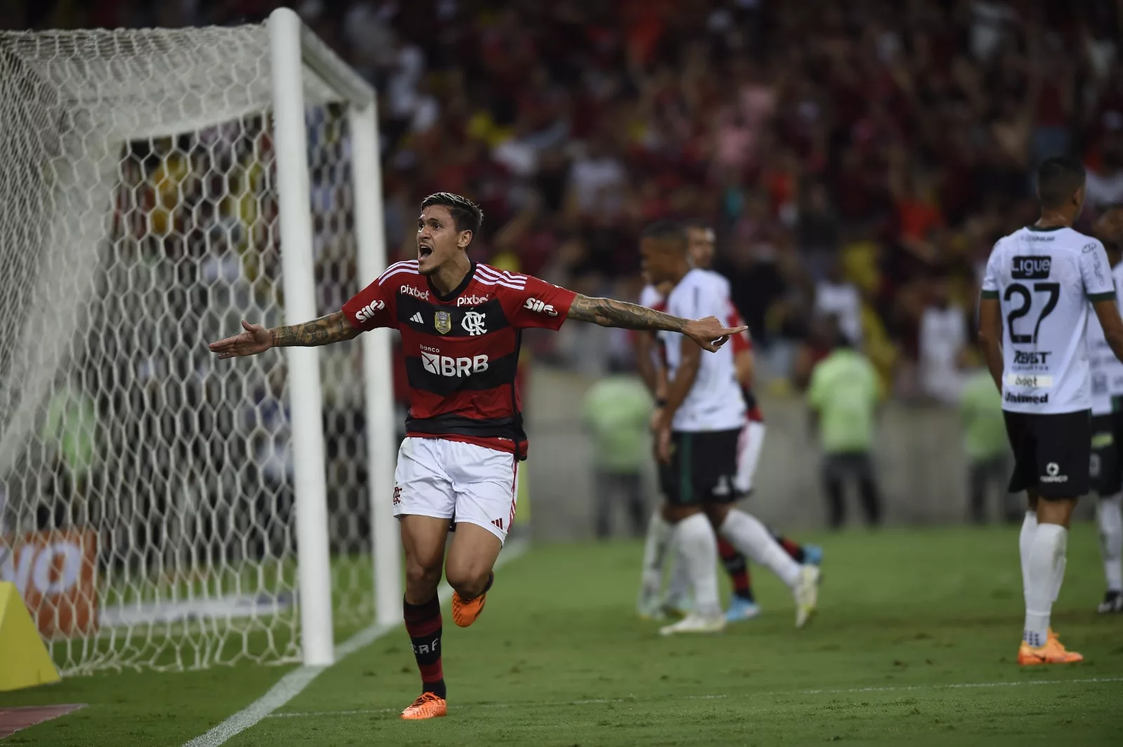 Flamengo D Show Atropela O Maring E Avan A Para As Oitavas Da Copa