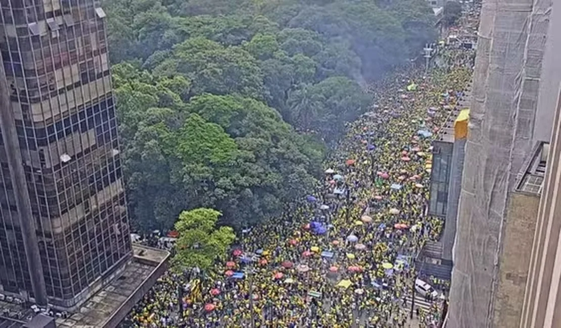 Milhares De Pessoas Enchem A Avenida Paulista Em Manifesta O De Apoio