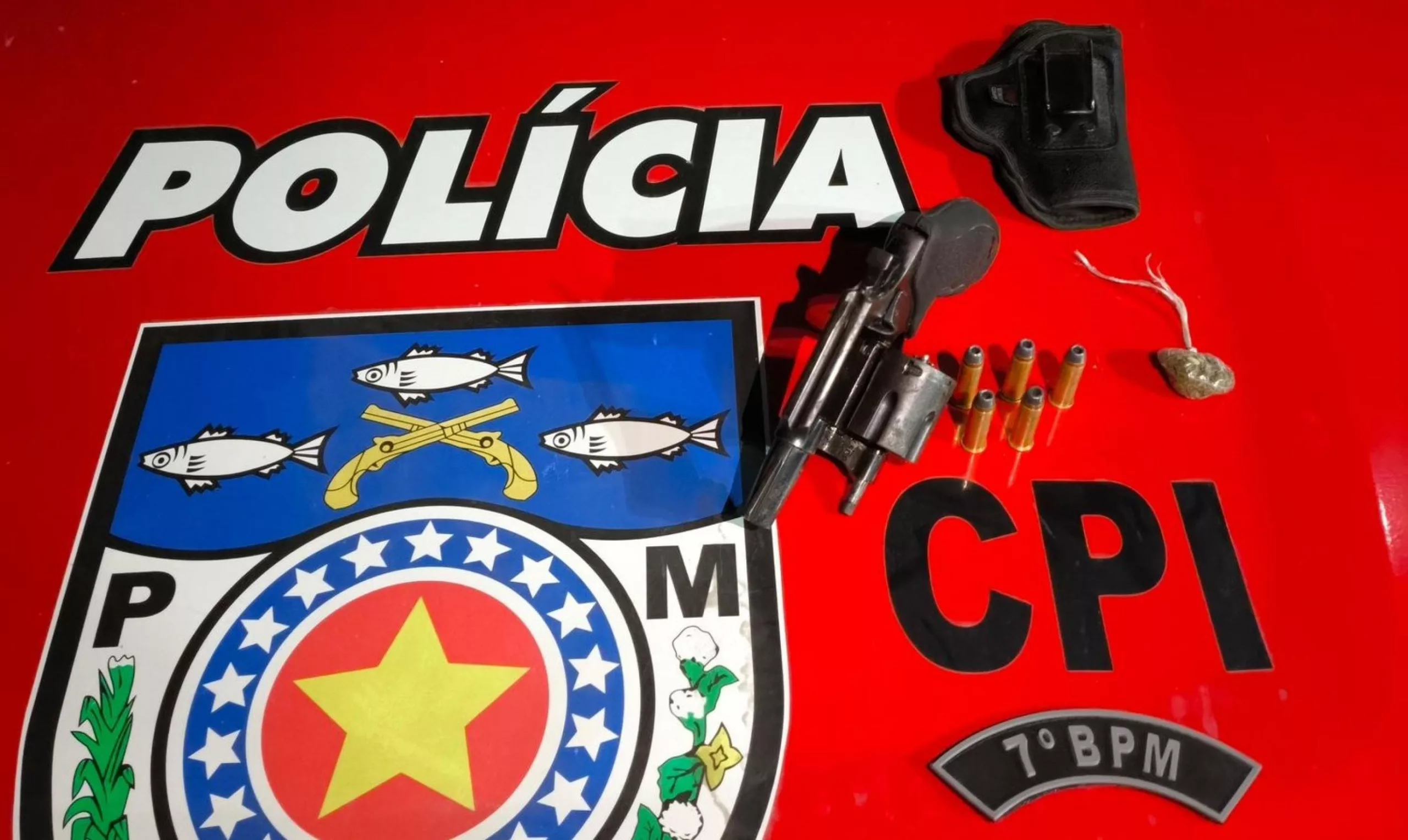 Pol Cia Militar Apreende Arma De Fogo Em Olho D Gua Das Flores