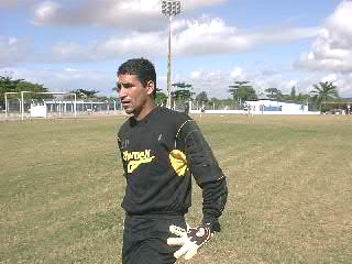 Goleiro Beto feliz com o primeiro filho