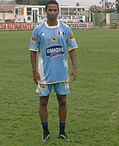 Bebeto, atacante do Teotônio