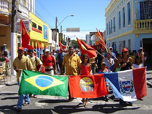 Os sem terra caminham para o Incra, quando apresentarão uma pauta com dez reivindicações