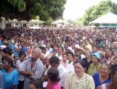 Fiéis assistem missa celebrada em homenagem a Frei Damião