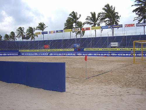 Arena já está montada à espera dos jogadores de futebol de areia