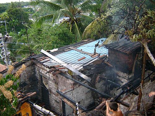 Fogo destrói casa em Bebedouro