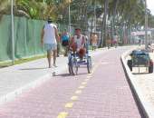 O calçadão e ciclovia Dr. Aurino Malta interliga orla de Jatiúca e Cruz das Almas