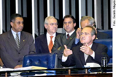 Renan preside sessão do Senado