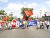 Estudantes interditam Fernandes Lima em protesto ao aumento da passagem