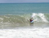 Surfistas participam de torneio de Body Board