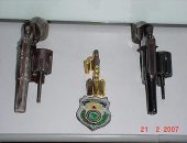 Criminoso estava com duas armas que utilizou para trocar tiros com policiais