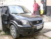 Carro foi abandonado no Mercado