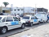 Taxistas protestam e cobram barreiras policiais