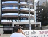 Protesto parou em frente ao prédio do governador