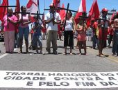 Servidores realizam manifestação contra violência