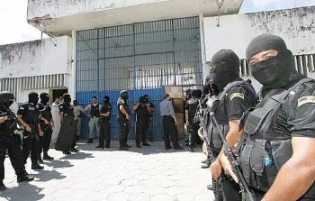 Pavilhões do presídio foram destruídos após duas rebeliões eclodirem na unidade no início da semana