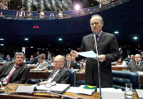 Renan discurso no plenário ao lado de João Tenório e Euclydes Mello