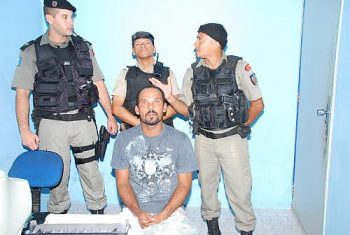 Crack foi apreendido pelos policiais e entregues à PM