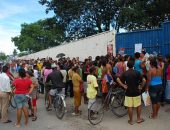 Centenas de pessoas tentam recadastramento do Bolsa-Família