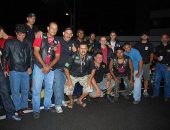 Motoqueiros reunidos comemorando o ato de solidariedade