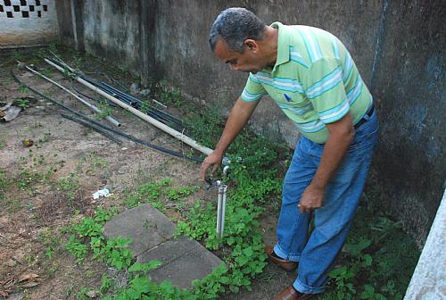 "Há dez dias falta água na região de Guaxuma, Riacho Doce e adjacências", diz morador