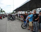 Apaixonados por motocicleta comemoram o Dia