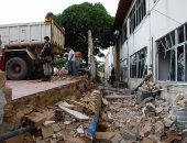 Muro foi parcialmente destruído após a colisão