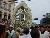 Procissão reúne milhares de fiéis na festa da padroeira