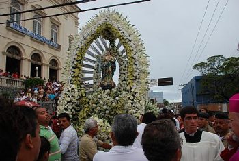 Ruas do Centro foram tomadas pela fé