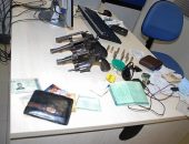 Os policiais encontraram três armas com 11 munições intactas