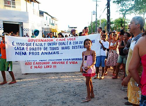 Moradores do Virgem dos Pobres realizaram mais um protesto contra a obra