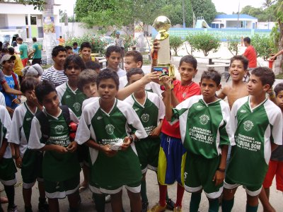 Escolinha Brasília vencedora do torneio