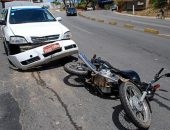 Acidente deixa motoboy ferido na avenida Afrânio Lages