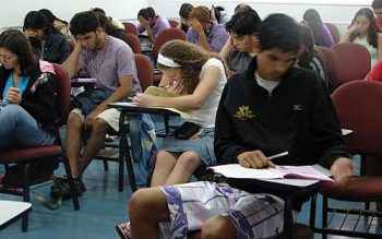 Candidatos durante a prova do Enem 2008, em Brasília