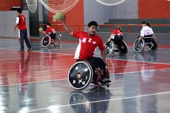 Handebol em cadeira de rodas tem cada vez mais adeptos