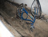 A bicicleta ficou destruída