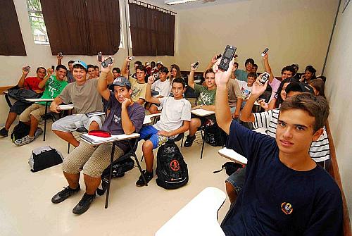 Lei Proíbe Celular Nas Escolas - Alagoas 24 Horas: Líder Em Notícias On ...