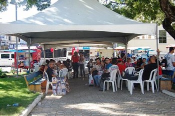 Várias categorias participaram do protesto