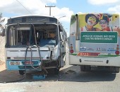 Ônibus colidiram no bairro de Cruz das Almas; criança ficou ferida