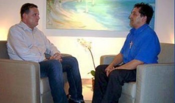 Padre Edílson Duarte concede entrevista polêmica ao SBT