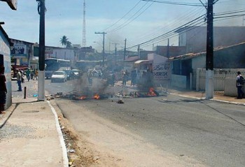 Protesto no bairro do Jacintinho