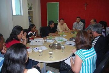 Reunião entre o secretário Francisco Araújo e os secretários de Saúde e de Governo