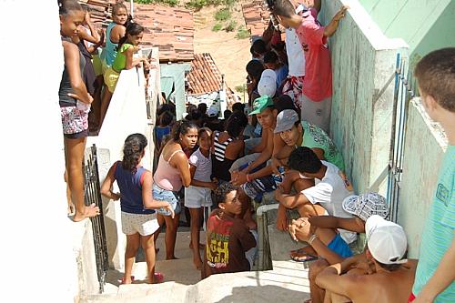 Clima de comoção entre moradores do Morro do Ari