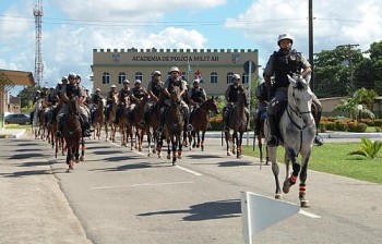 Desfile antecipa comemorações do Dia de Tiradentes