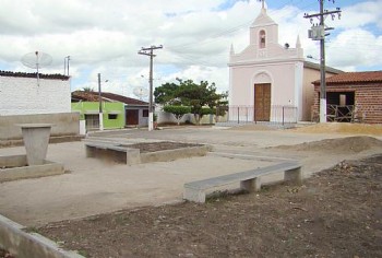 Morador Edvaldo Gomes diz que praça se transformará em local de lazer da comunidade