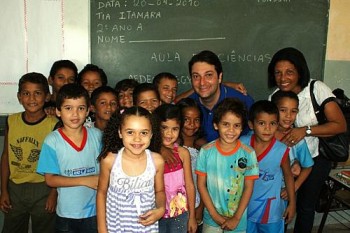 Toninho Lins participa de solenidade na Assistência Social