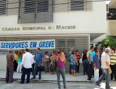 Servidores do Legislativo dão início à greve por tempo indeterminado